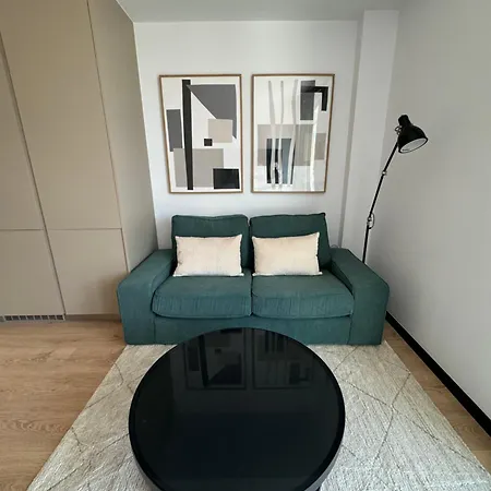 Oasis Pavia 15 شقة *