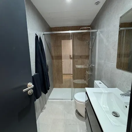 Oasis Pavia 15 *